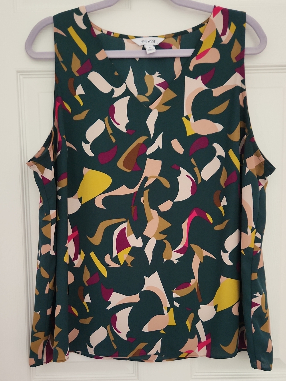 Business Casual Teal Abstract Cold-Shoulder Camisole with Multicolor Shapes